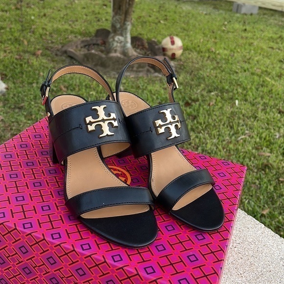 Brand new Tory Burch sandal - Picture 1 of 6